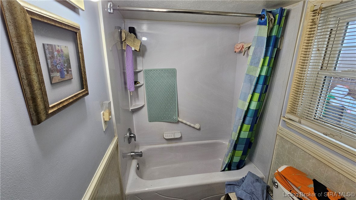 8875 Highway 64 Georgetown, IN 47122 - Photo 30 of 46 Full Bath