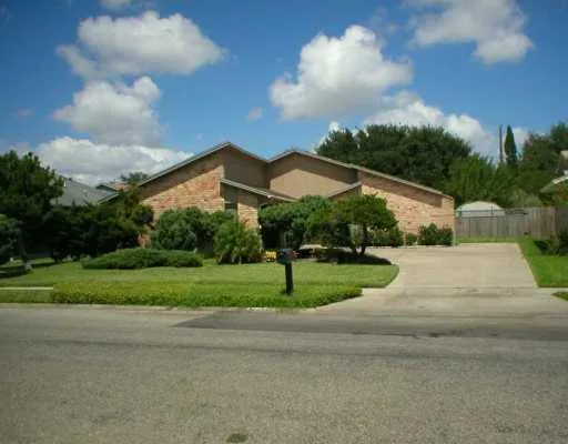 a view of street with a big yard