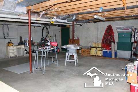 363 Sullivan Road Monroe, MI 48161 - Photo 19 of 32 21166777-18.JPG