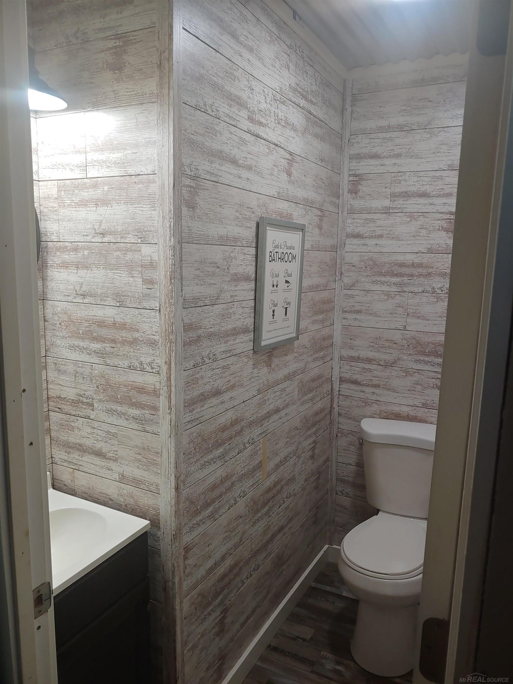 7169 Aspen Road Lexington, MI 48450 - Photo 9 of 12 50101511-8.JPG
