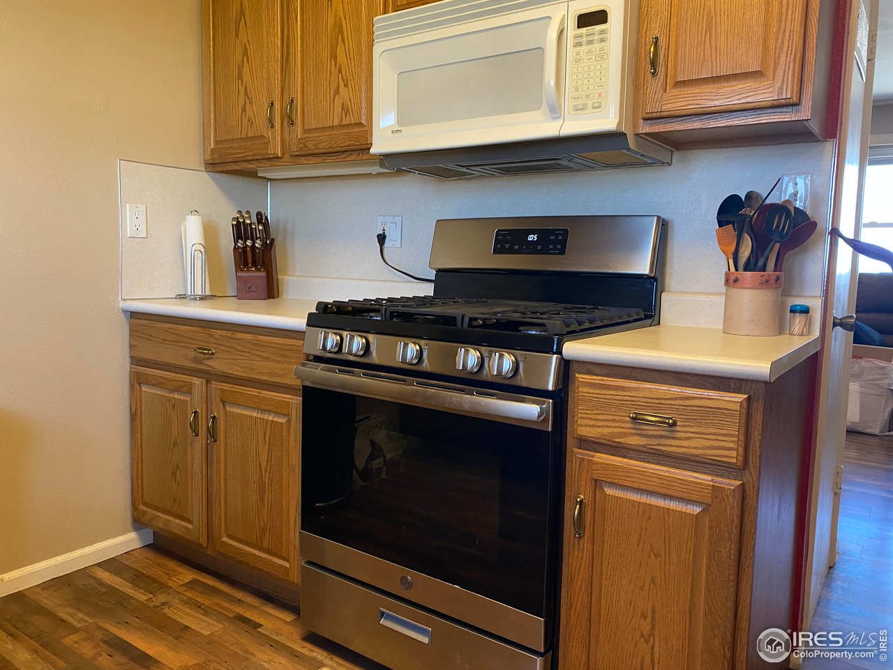 6880 County Road West Weldona, CO 80653 - Photo 10 of 24 Kitchen