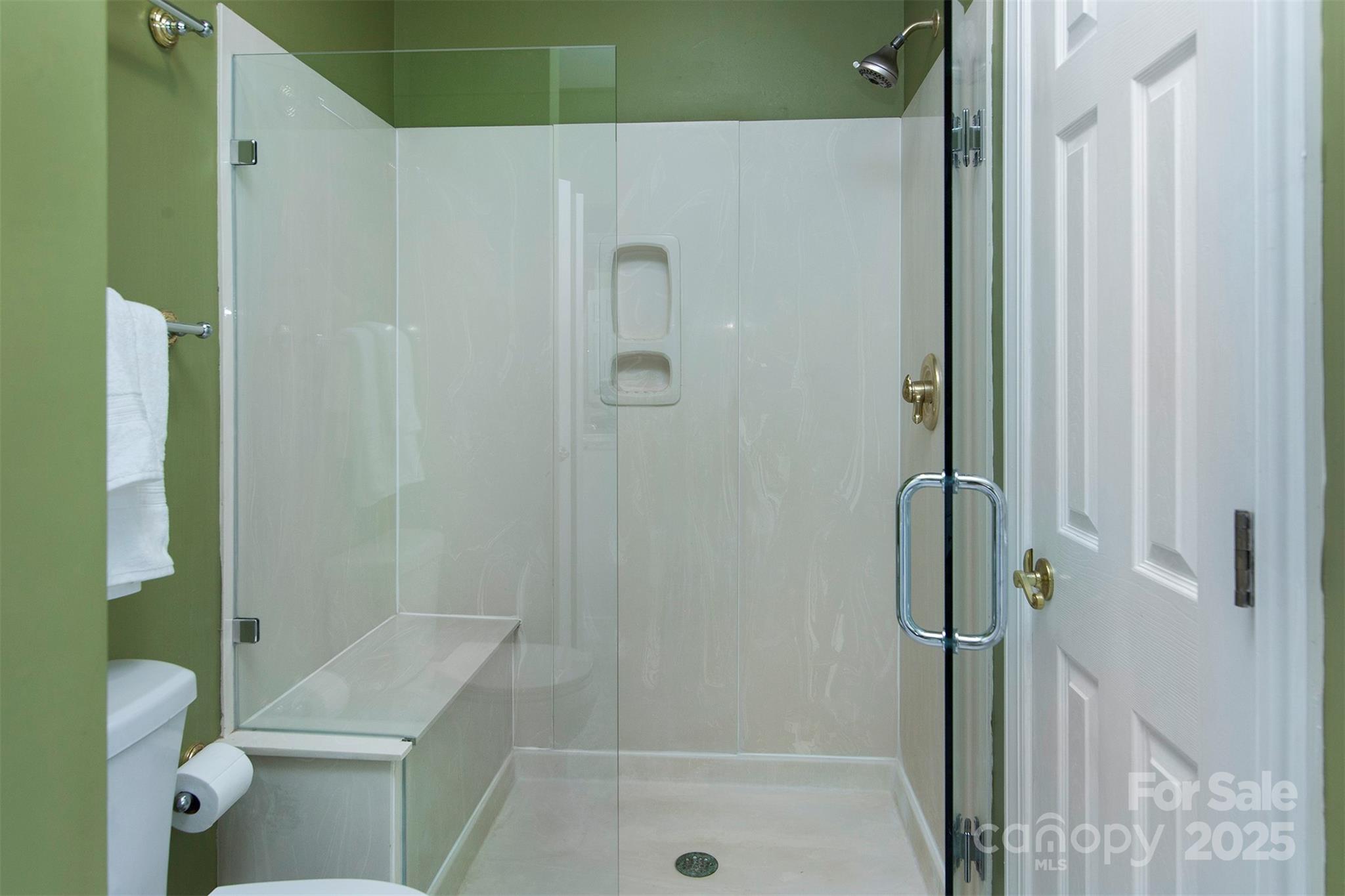 1595 High Ridge Drive Stanley, NC 28164 - Photo 21 of 32 a bathroom with a shower