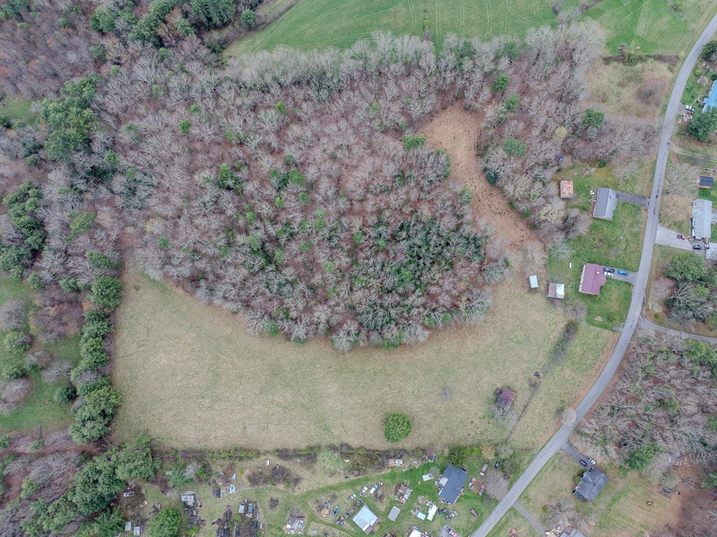 730 Wildcat Road Hillsville, VA 24343 - Photo 14 of 42 Gallery Image 14