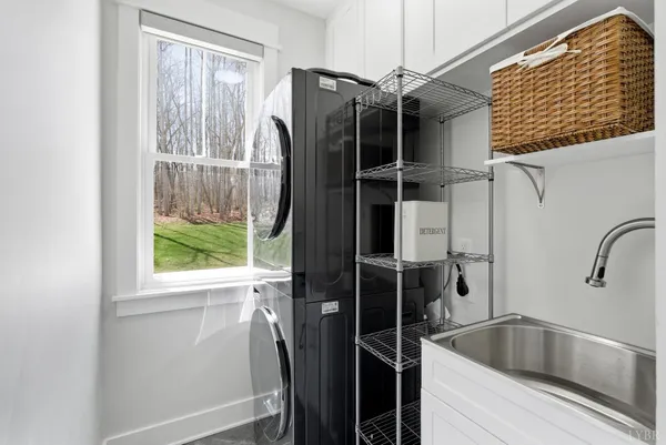 $939,900 | 1204 MacLaren Place, Forest, VA 24551