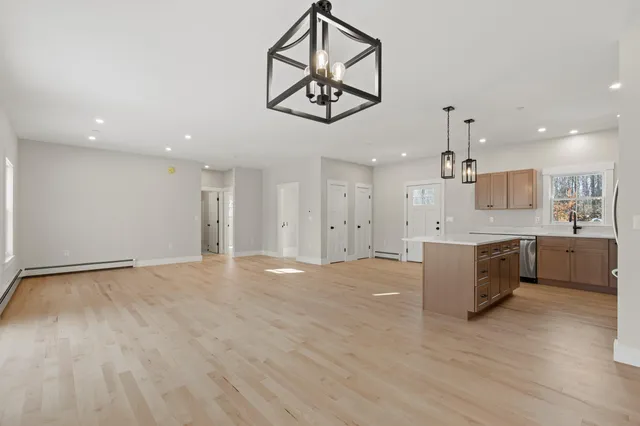 $599,900 | 10 Evelyn's Way, Hollis Center, ME 04042