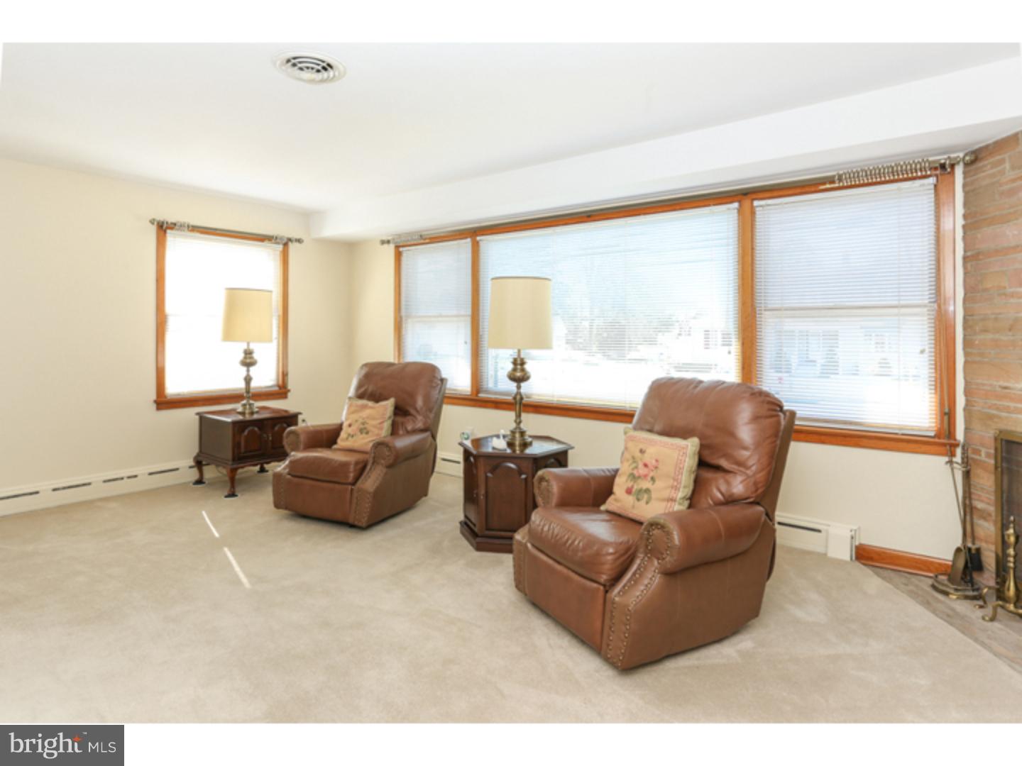 681 White Horse Hamilton Square Road Hamilton, NJ 08610 - Photo 6 of 22 Living Room