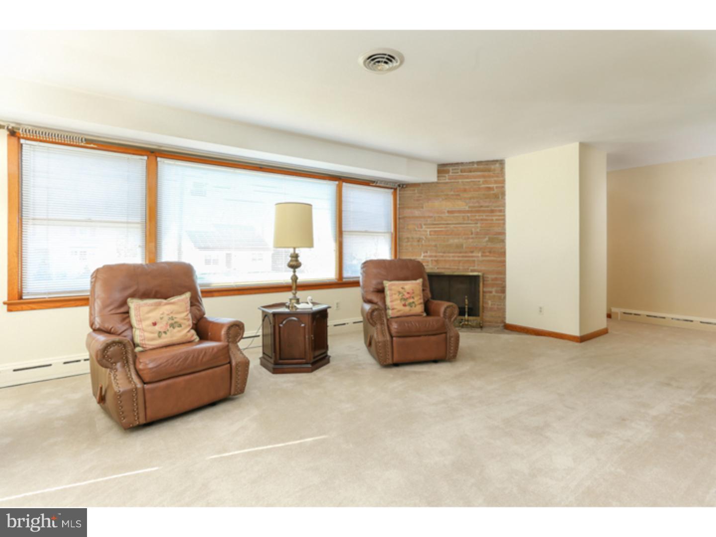 681 White Horse Hamilton Square Road Hamilton, NJ 08610 - Photo 7 of 22 Living Room