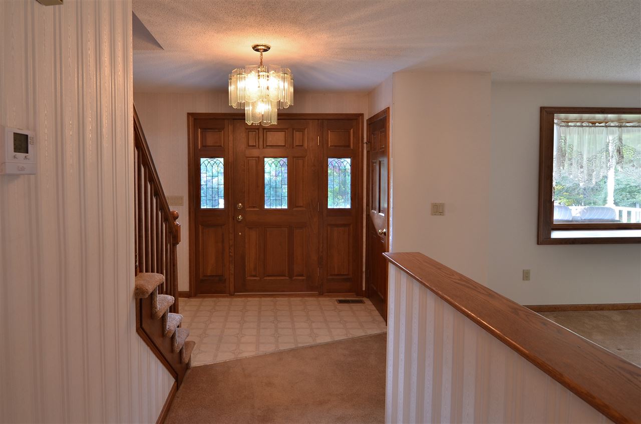 42 Jenkins Road Bedford, NH 03110 - Photo 3 of 26