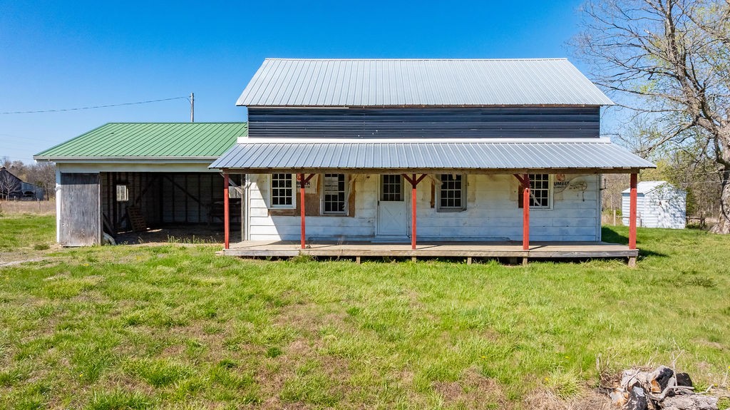 752 Stuart Chapel Road Lewisburg, KY 42256 - Photo 27 of 33 a view of a house with roof deck