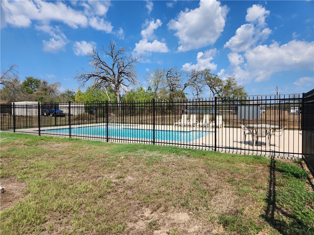 29044 Red Fox Hempstead, TX 77445 - Photo 15 of 25 a view of a garden