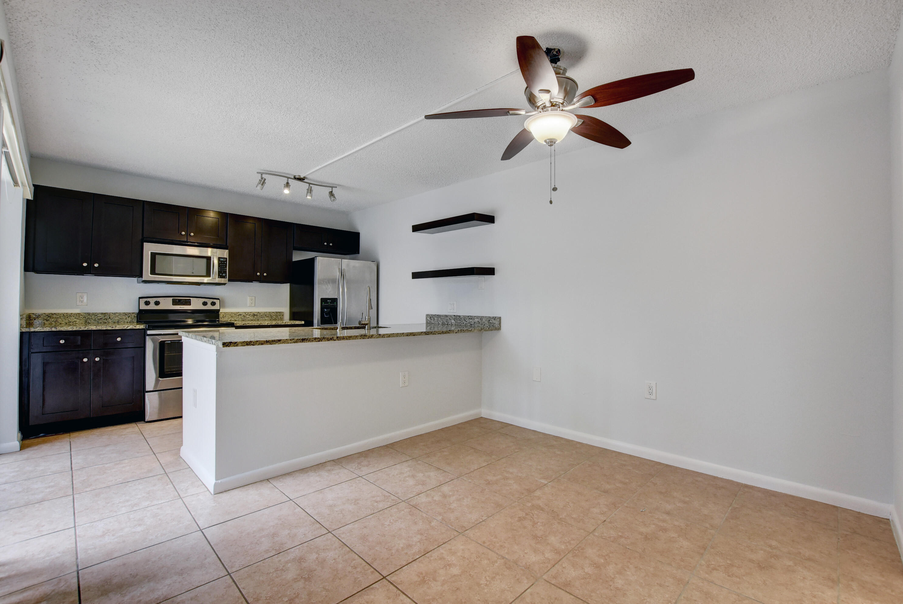 858 Blue Ridge Circle West Palm Beach, FL 33409 - Photo 3 of 26 19_dsc_6978_79_80_81_82