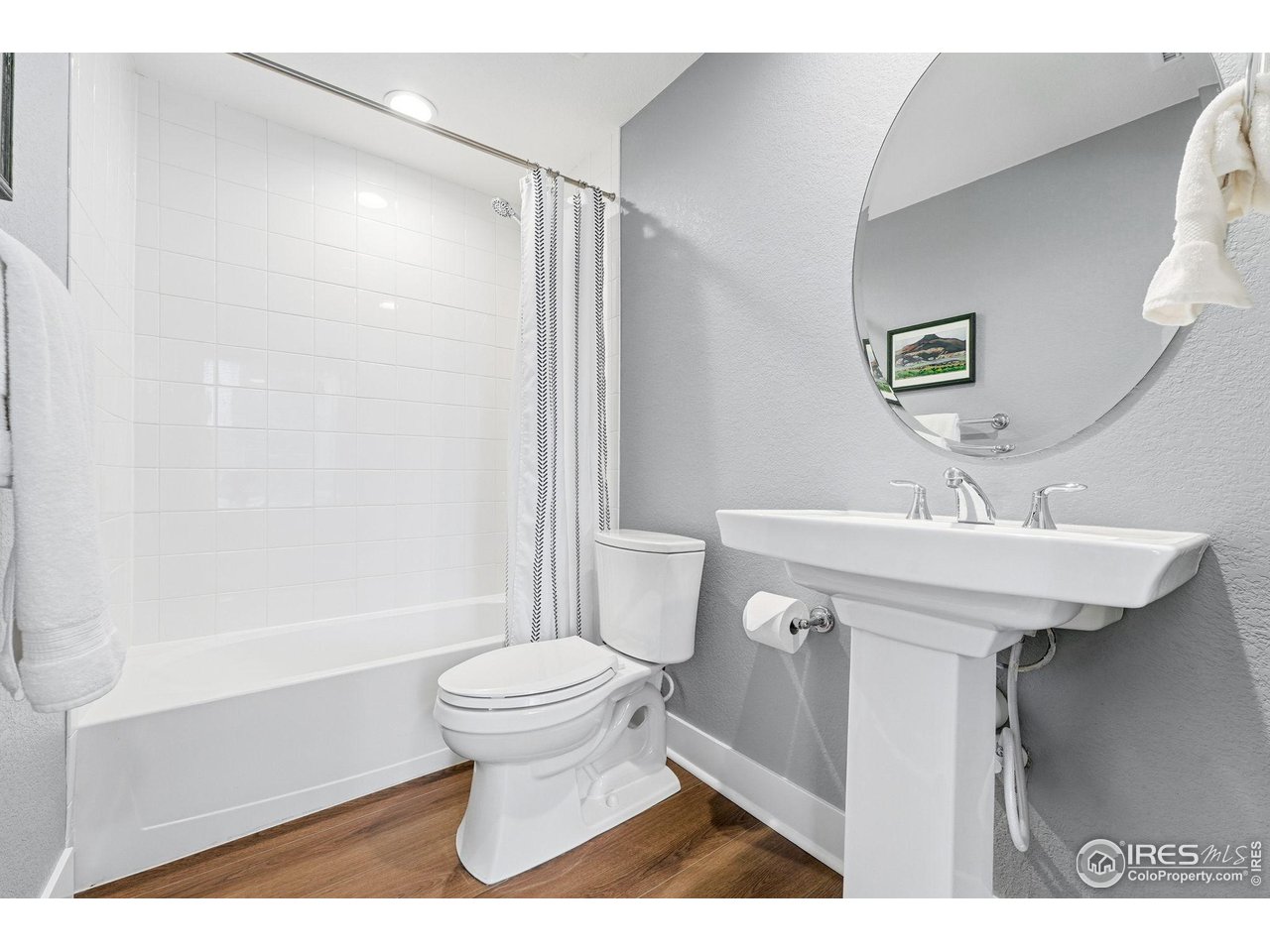 5189 Vivian Street Wheat Ridge, CO 80033 - Photo 7 of 39 Main floor full bathroom