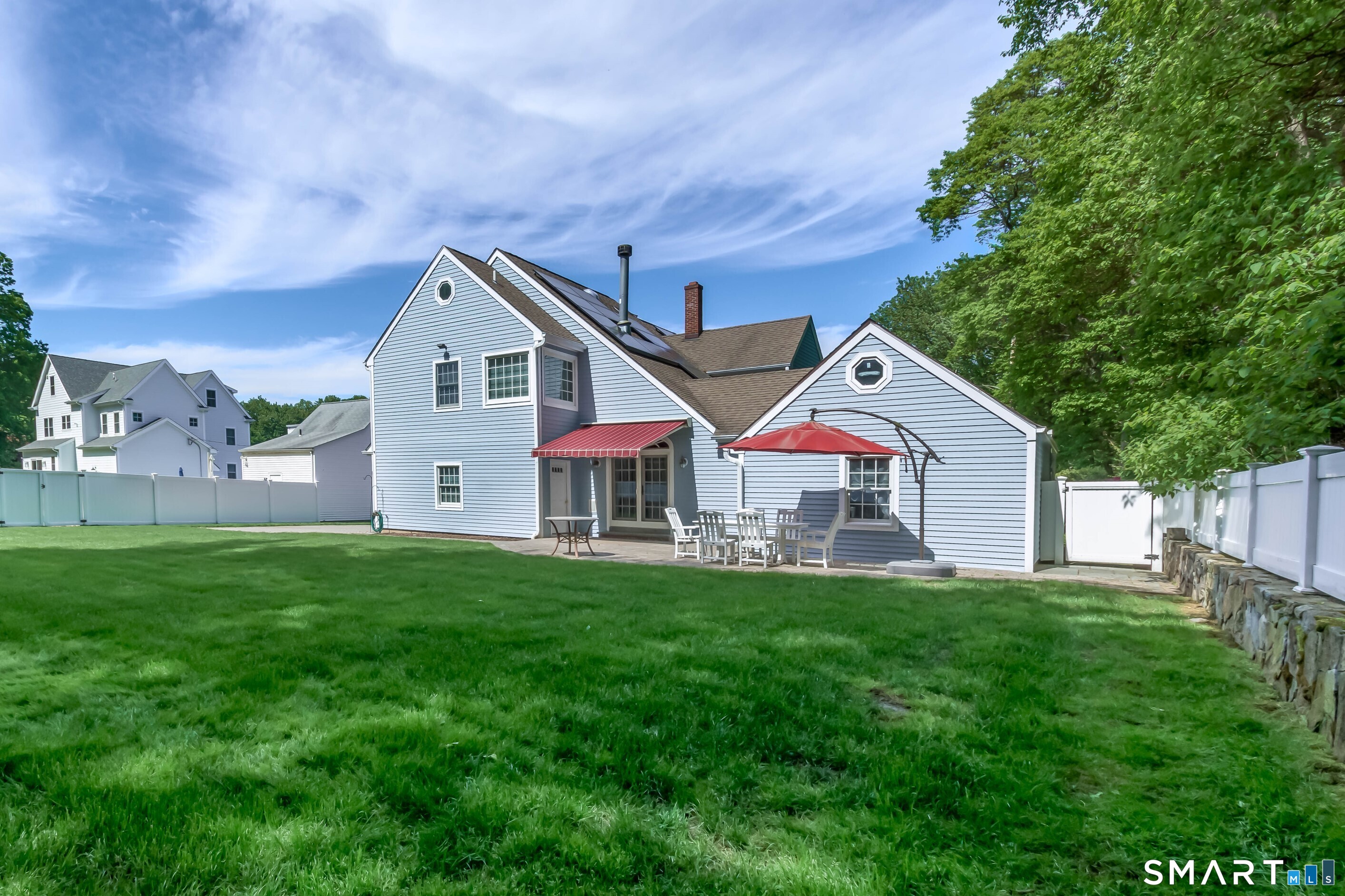 274 Valley View Road Fairfield, CT 06824 - Photo 7 of 36