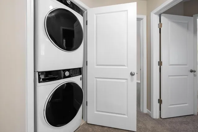 a close up view of a washer and dryer