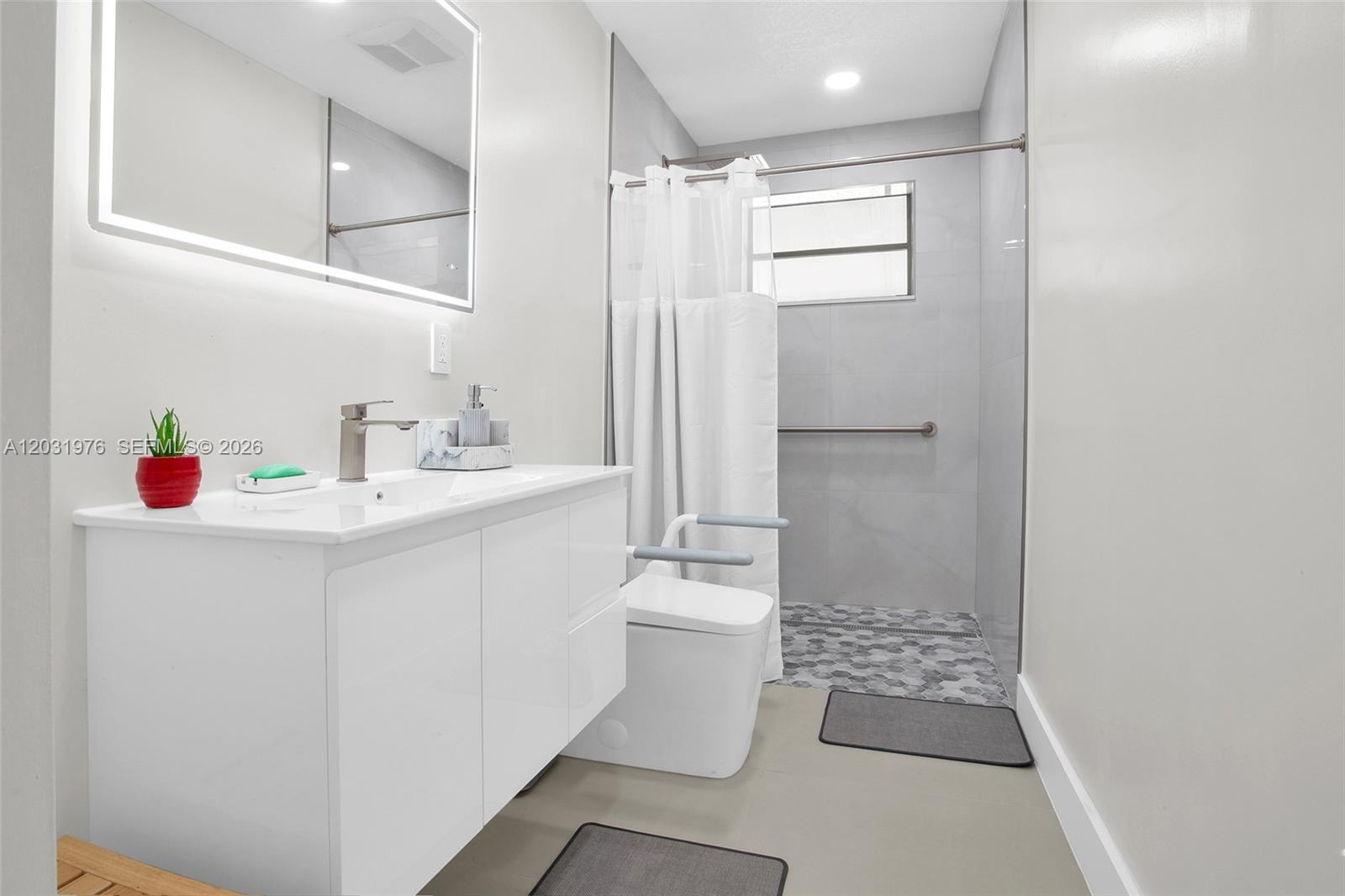 855 West 70 Place Hialeah, FL 33014 - Photo 10 of 39
