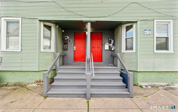 $2,500 | 746 Maple Street, Unit 2, Bridgeport, CT 06608