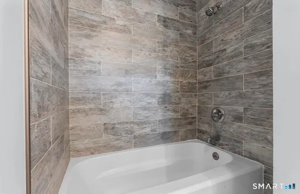 $2,500 | 746 Maple Street, Unit 2, Bridgeport, CT 06608