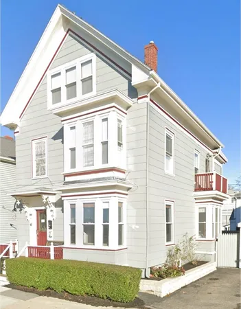 $2,495 | 41 Western Avenue, Unit 2, Gloucester, MA 01930