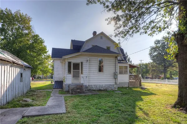 $110,000 | 429 South Minnesota Avenue, Columbus, KS 66725