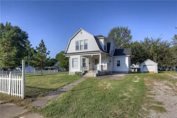 $110,000 | 429 South Minnesota Avenue, Columbus, KS 66725