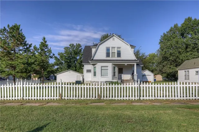 $148,000 | 429 South Minnesota Avenue, Columbus, KS 66725