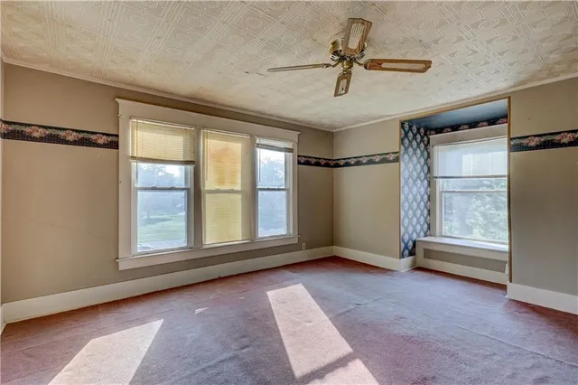 $148,000 | 429 South Minnesota Avenue, Columbus, KS 66725