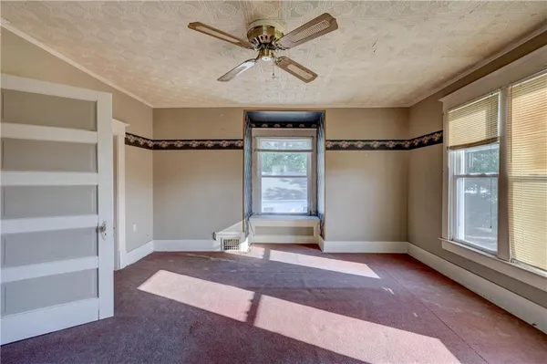 $110,000 | 429 South Minnesota Avenue, Columbus, KS 66725