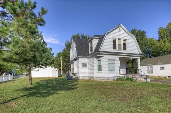 $110,000 | 429 South Minnesota Avenue, Columbus, KS 66725