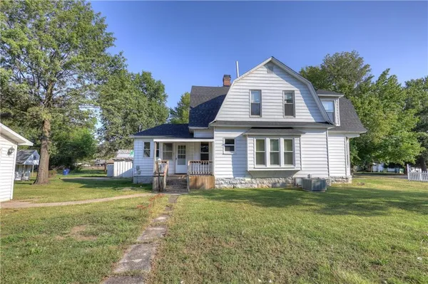 $110,000 | 429 South Minnesota Avenue, Columbus, KS 66725