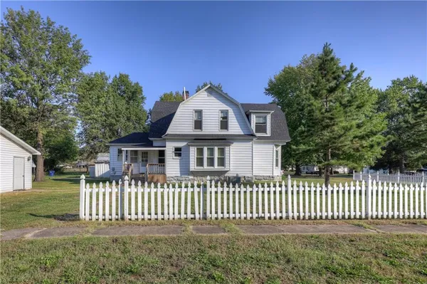 $110,000 | 429 South Minnesota Avenue, Columbus, KS 66725