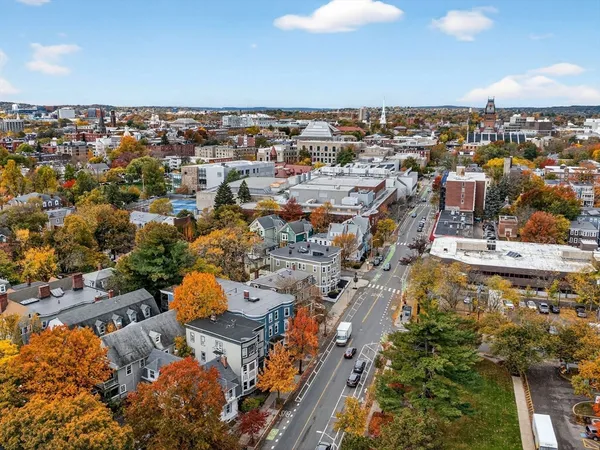 $2,900 | 1576 Cambridge Street, Unit 3F, Cambridge, MA 02138