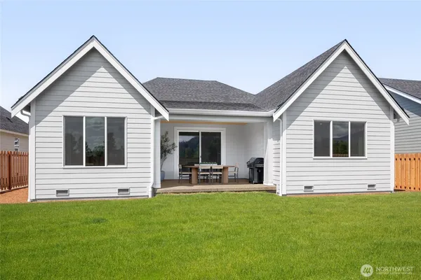 $869,990 | 530 Thompson Drive, Enumclaw, WA 98022