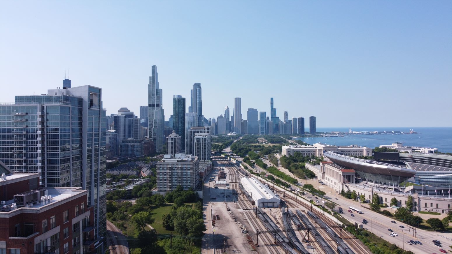 1629 South Prairie Avenue, Unit 2906 Chicago, IL 60616 - Photo 18 of 21 a view of a city with tall buildings
