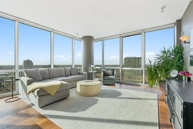 $515,000 | 1629 South Prairie Avenue, Unit 2906, Chicago, IL 60616