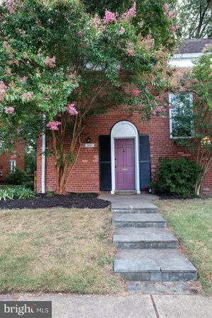 $2,200 | 3117 Ravensworth Place, Alexandria, VA 22302
