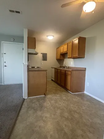 $995 | 131 Canfield Street, Unit 2, Milan, MI 48160