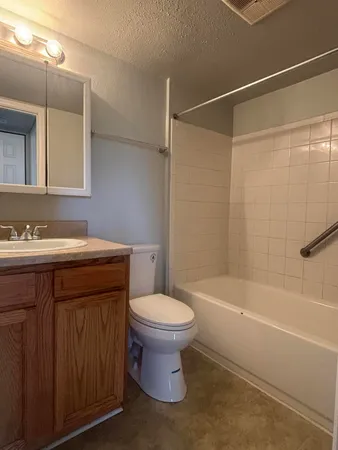 $995 | 131 Canfield Street, Unit 2, Milan, MI 48160