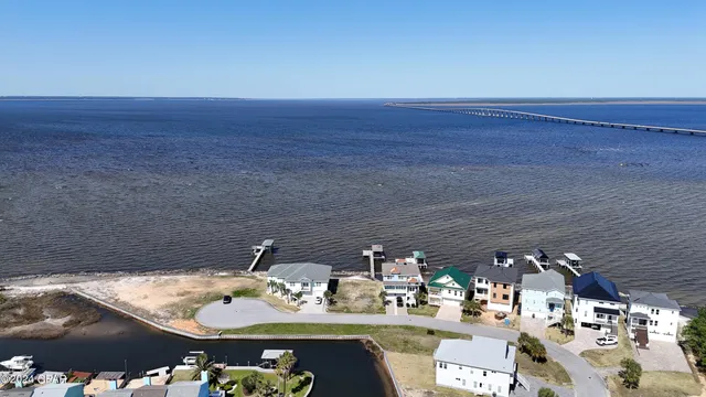 $465,000 | 1758 Stanford Road, Gulf Breeze, FL 32563