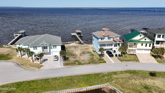 $465,000 | 1758 Stanford Road, Gulf Breeze, FL 32563
