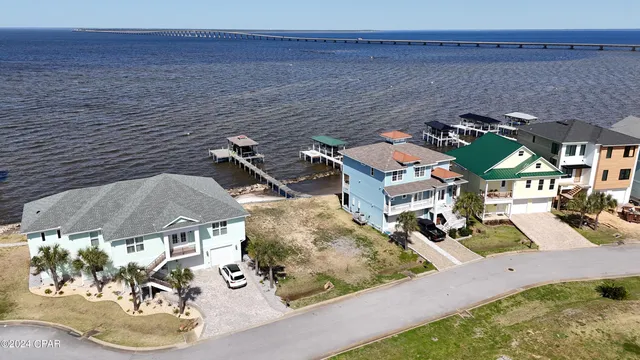 $465,000 | 1758 Stanford Road, Gulf Breeze, FL 32563