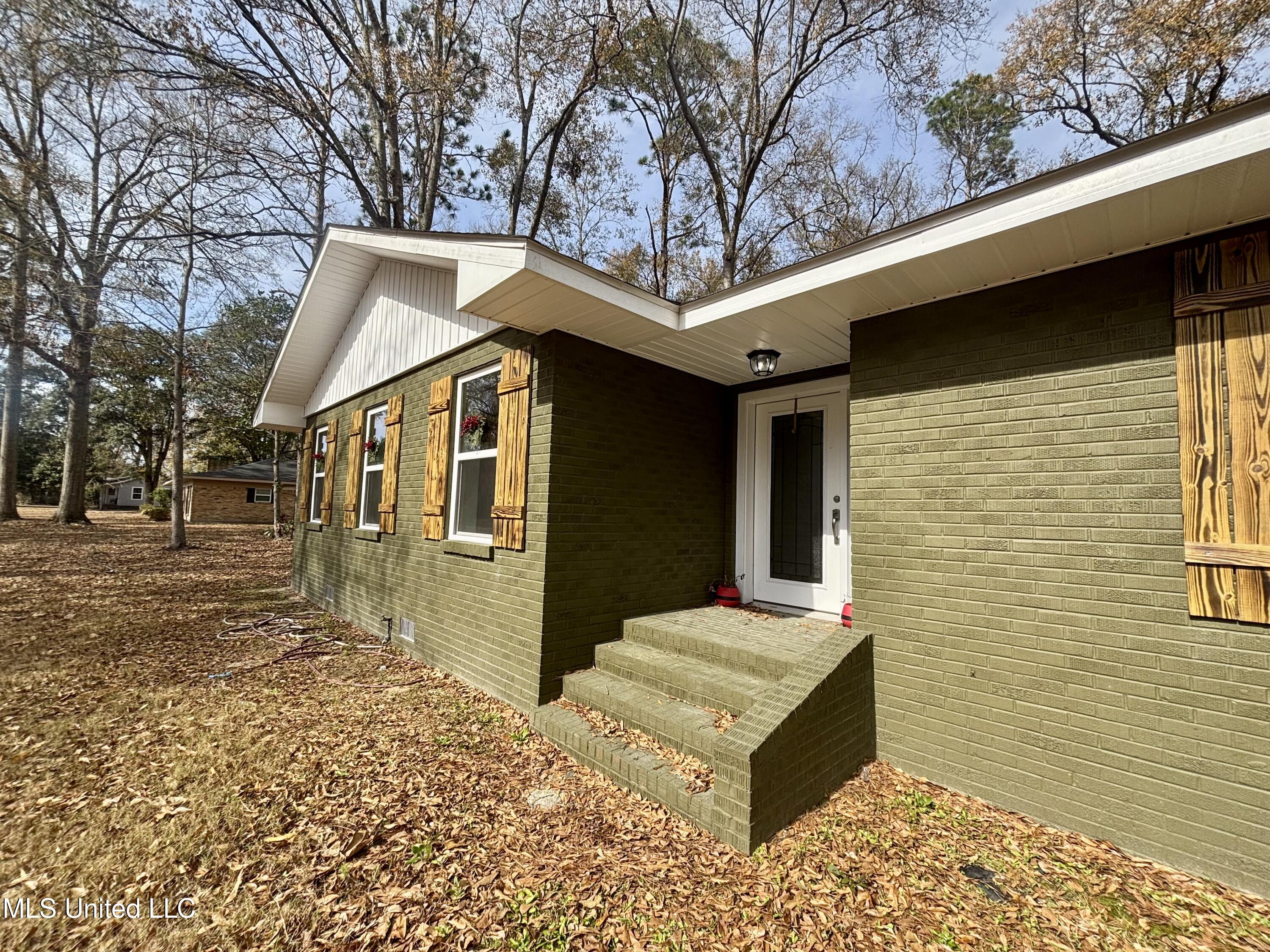 1500 Goodyear Boulevard Picayune, MS 39466 - Photo 5 of 44 IMG_6549