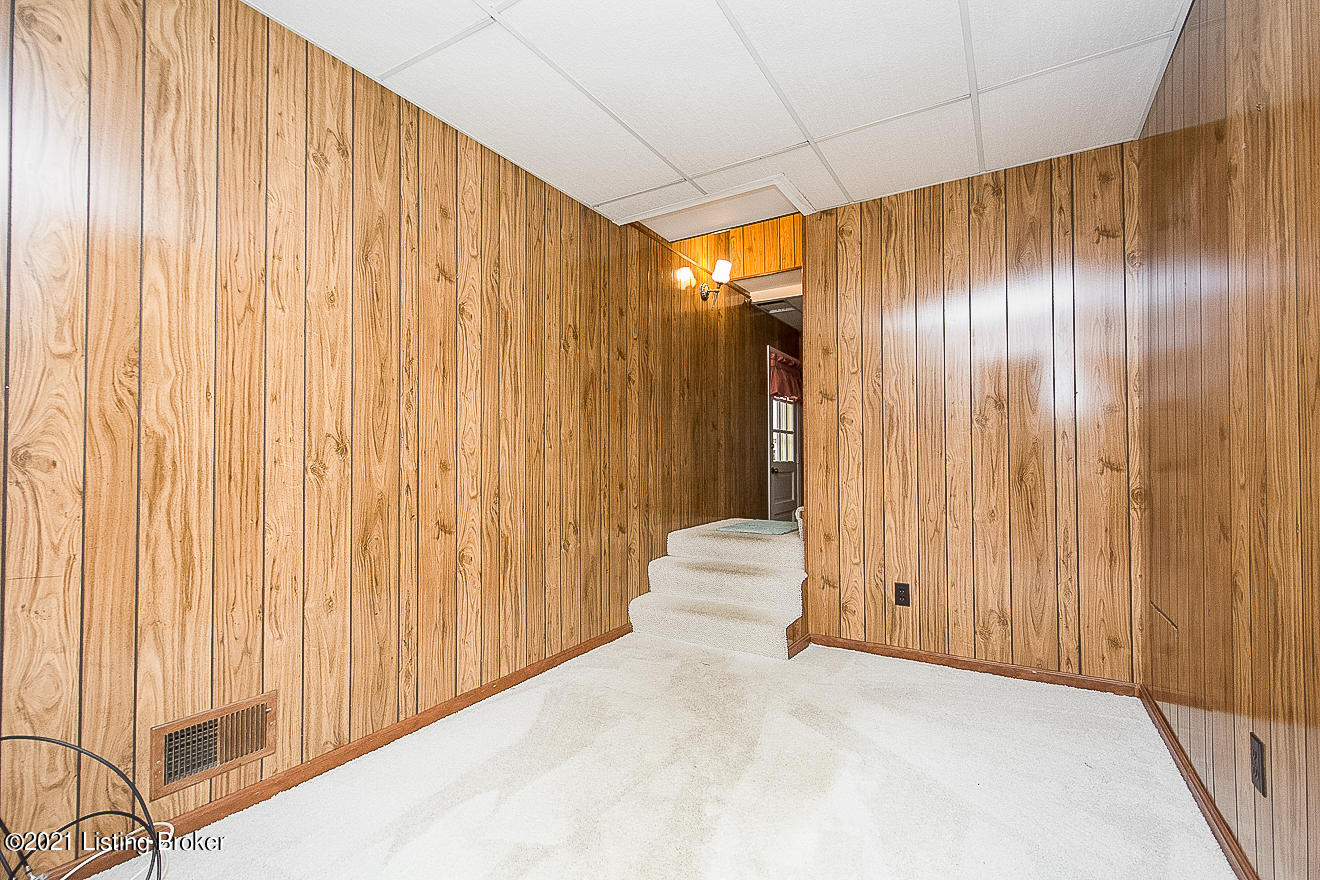 11013 Finchley Road Louisville, KY 40243 - Photo 34 of 50 Walkout Level Den