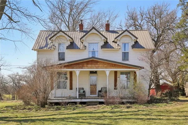 $496,000 | 1031 Northeast 301 Road, Leeton, MO 64761
