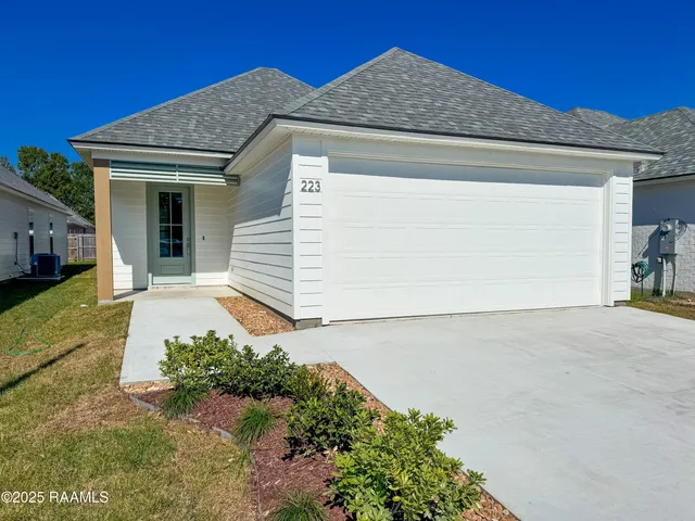 $254,900 | 223 Berchman Oaks Drive, Lafayette, LA 70506