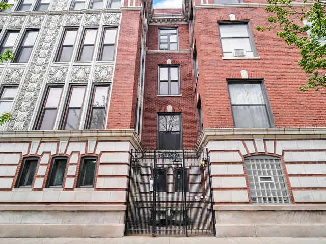 $3,500 | 5132 South Drexel Avenue, Unit 2D, Chicago, IL 60615