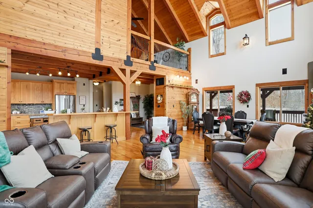 $999,900 | 5736 North Pathways Drive, Unionville, IN 47468