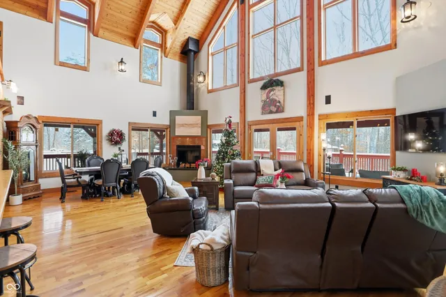 $1,025,000 | 5736 North Pathways Drive, Unionville, IN 47468