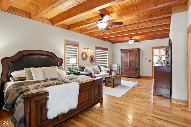 $999,900 | 5736 North Pathways Drive, Unionville, IN 47468