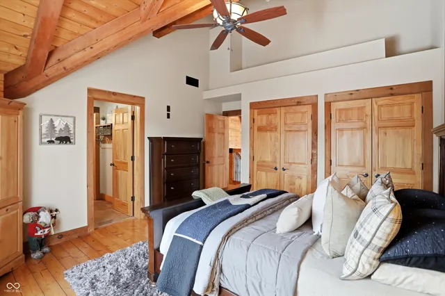 $999,900 | 5736 North Pathways Drive, Unionville, IN 47468