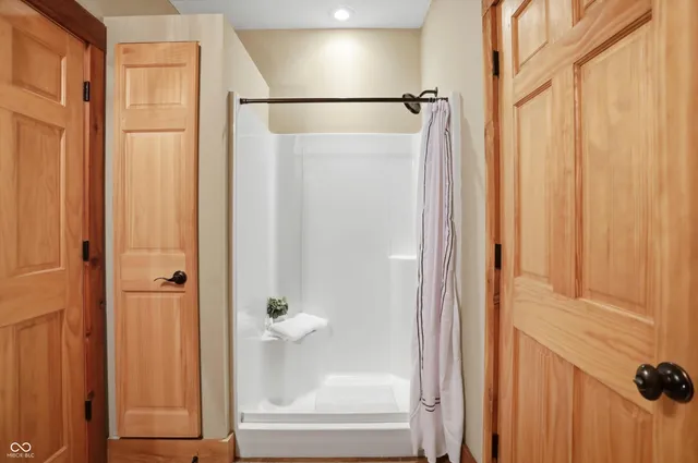 $999,900 | 5736 North Pathways Drive, Unionville, IN 47468